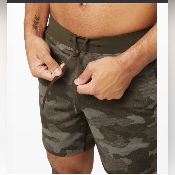 Lululemon T.H.E. Short 7" Mesh *Linerless
Variegated Mesh Camo Max Dark Olive - Picture 4 of 8